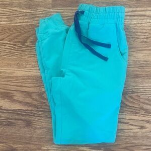 FIGS Surgical Green jogger scrub pants